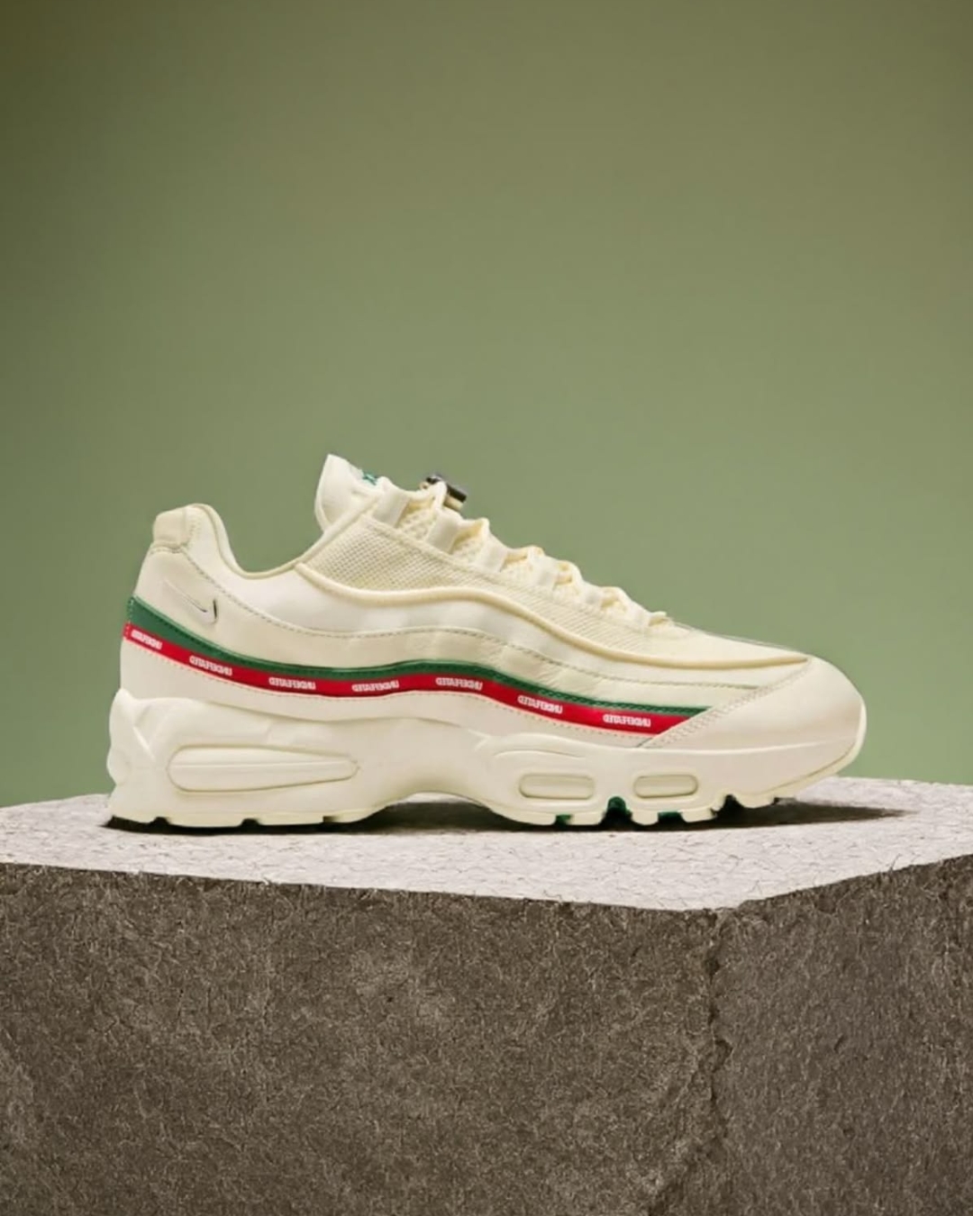 Nike Air Max 95 SP Undefeated Sail